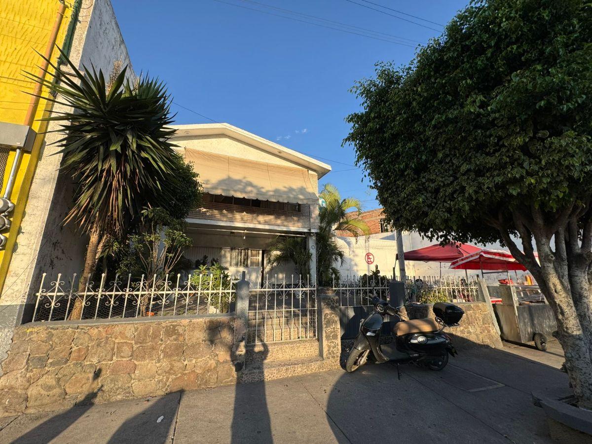 House for Sale on Blvd. Diaz Ordaz, Col. Independencia, Irapuato, Gto.