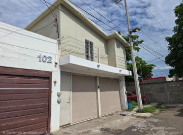 Casa · 120m² · 3 Recámaras · 2 Estacionamientos · Casa en Fraccionamiento Privada La Estancia