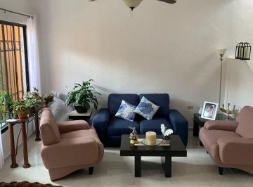 Casa de 3 habitaciones, Cancún · Renta Amplia Casa Sm 50