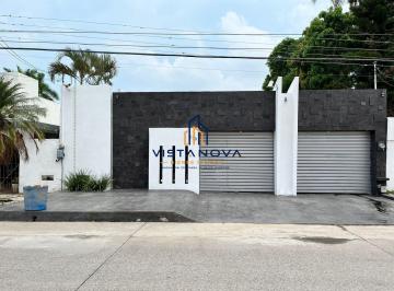 Casa · 480m² · 3 Recámaras · 2 Estacionamientos · Casa en Unidad Nacional