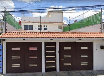 Casa de 4 habitaciones, Coyoacán · Casa de 141 m² con 4 Recámaras en Venta en Prado Churubusco