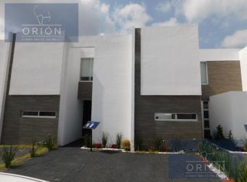 Casa en condominio · 124m² · 3 Recámaras · 2 Estacionamientos · Casa Renta Corregidora Recamara Planta Baja Queretaro La Vida