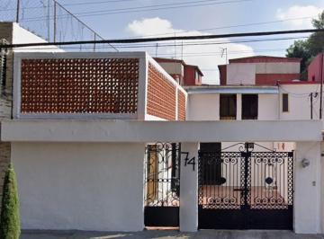 Casa de 3 habitaciones, Iztapalapa · Casa de 180 m² con 3 Recámaras en Venta en Lomas Estrella