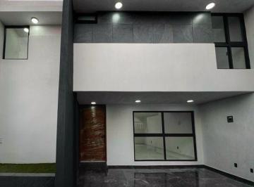 Casa · 155m² · 3 Recámaras · 2 Estacionamientos · Casa en Venta en Pinar de La Calma