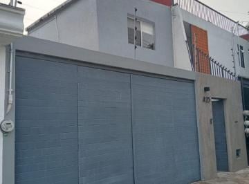 Casa de 4 habitaciones, Guadalajara · Casa en Venta | Ladrón de Guevara, Guadalajara | a Una Cuadra de Av México