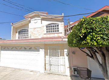 Casa de 4 habitaciones, Querétaro · Casa en Venta
