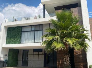 Casa en condominio · 414m² · 4 Recámaras · 2 Estacionamientos · Casa en Venta, Parque Victoria, Lomas Angelópolis II