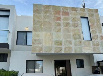 Casa en condominio de 3 habitaciones, El Marqués · Casa Amueblada en Renta en Zibata