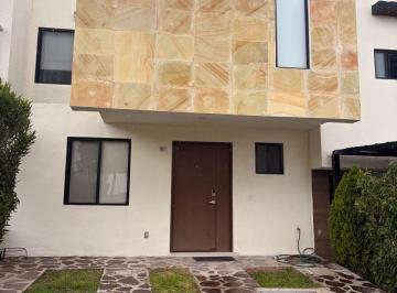 Casa en condominio de 3 habitaciones, El Marqués · Casa Amueblada en Renta en Zibata