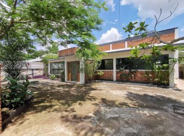 Casa de 3 habitaciones, Emiliano Zapata · Casa de un Piso en Fracc Tres Pasos. 3 Recamaras, Estudio, Jardin, Casa de Visitas.