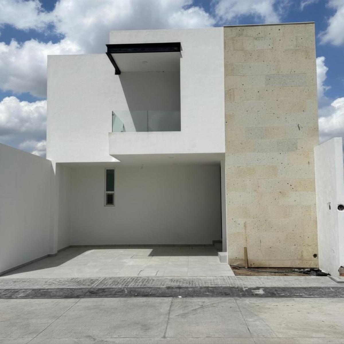 House for Sale in Estancia Residential Area, North of the City Bi
