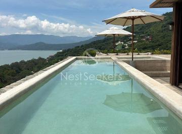 Casa en condominio de 5 habitaciones, Valle de Bravo · Casa en Venta en Fraccional