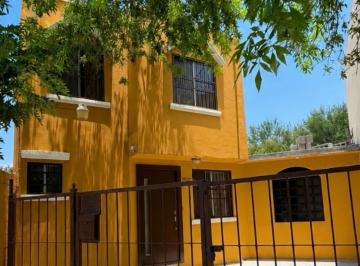Casa · 105m² · 2 Recámaras · 2 Estacionamientos · Casa - Arboledas del Valle
