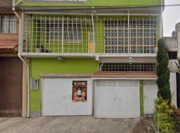 Casa de 4 habitaciones, Coyoacán · Propiedad en Venta en Col, Pedregal de Sto Domingo en Alcaldia de Coyoacan