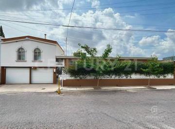 Casa · 390m² · 4 Recámaras · Casa en Venta en Colonia Mirador, Chihuahua, Chih.