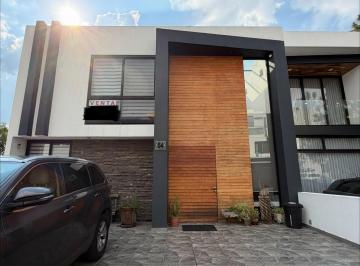 Casa · 315m² · 3 Recámaras · 3 Estacionamientos · Casa en Venta Coto Lobos Altozano Morelia