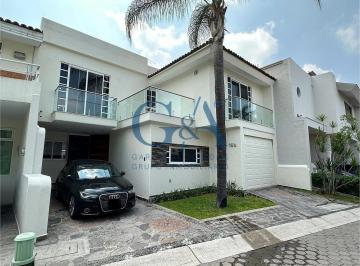Casa de 3 habitaciones, Zapopan · Casa en Condominio Virreyes Residencial