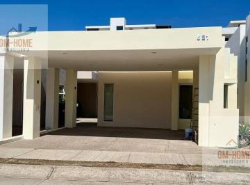 Casa · 2 Recámaras · 2 Estacionamientos · Casa en Fraccionamiento Sábalo Cerritos