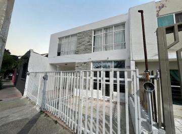 Casa de 4 habitaciones, Guadalajara · Casa en Venta Frente Al Cucs