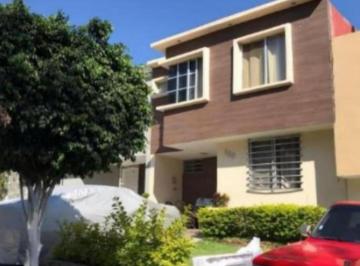 Casa de 3 habitaciones, San Pedro Tlaquepaque · ¡Liquidacion! Casa Tlaquepaque Jalisco: Oportunidad de Inversión y Alta Plusvalía