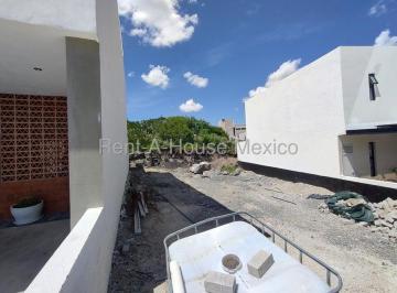 Terreno / Lote · 140m² · Zaru Terreno Residencial en Venta | Ideal Para Construir Tu Hogar Rah308