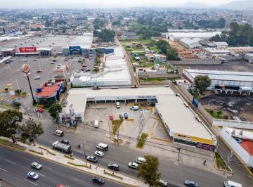 Local comercial · 427m² · 23 Estacionamientos · Local en Chicoloapan en Av Principal con Estacionamiento