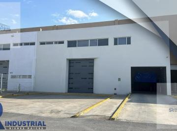 Bodega comercial · 970m² · 5 Estacionamientos · Bodega en Renta Pesqueria