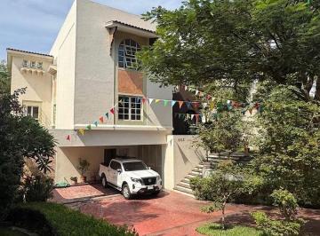 Casa de 3 habitaciones, Zapopan · Casa en Venta Valle Real