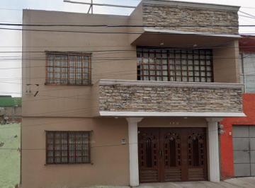Casa de 4 habitaciones, Alvaro Obregón · Propiedad en Venta en Col Molino de Rosas en Alcaldia Alvaro Obregon