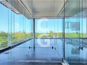 Oficina · 82m² · 2 Estacionamientos · Oficina en Renta en Cancún en Plaza Azuna de 82 m² con 4 Privados