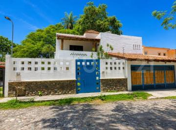 Casa · 235m² · 3 Recámaras · 2 Estacionamientos · Casa en Venta en Comala