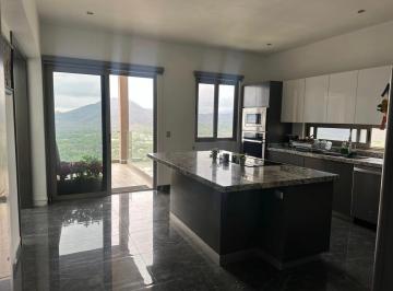 Casa de 4 habitaciones, Monterrey · Casa en Venta Col Loma Bonita