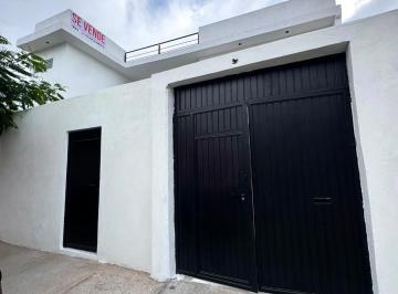 Casa de 4 habitaciones, Querétaro · Propiedad con Dos Departamentos Independientes en un Terreno de 200 m²