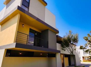 Departamento · 94m² · 1 Estacionamiento · Depa de Lujo en Planta Baja, Opción a 3 Recámaras, Zakia