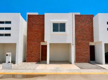 Casa · 119m² · 3 Recámaras · 2 Estacionamientos · Casa en Renta en San Juan del Rio