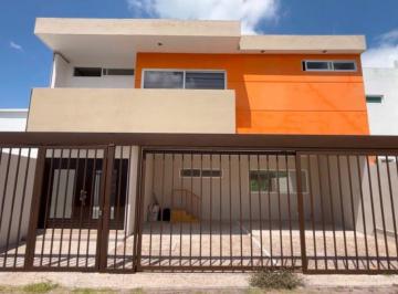 Casa de 6 habitaciones, Querétaro · Casa en Venta 2 Niveles Tipo Duplex El Refugio Queretaro