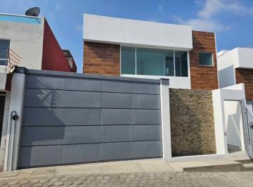 Casa de 3 habitaciones, Tlaxcala · Espectacular Casa en Venta con Doble Altura, 3 Recámaras con Baño, Terraza y Asador en Acuitlapilco