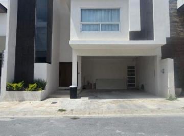 Casa de 4 habitaciones, Saltillo · Venta Residencial Bosques Suizos