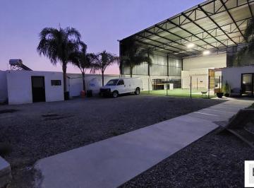 Bodega comercial · 350m² · 3 Estacionamientos · Renta Bodega 700 m² Cerca de Antea Jurica $48,000
