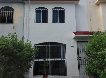 Casa · 80m² · 2 Recámaras · 1 Estacionamiento · Casa en Venta Villas del Caribe - Cancun
