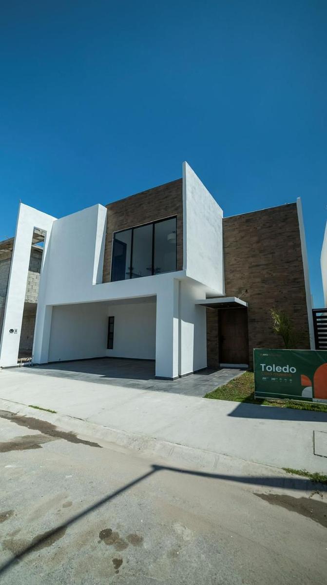 3-Bedroom House in Villas del Renacimiento Residential Development in Torreón, Coahuila