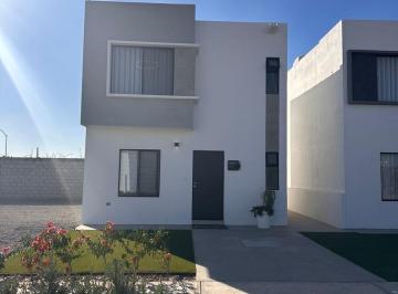 Casa · 90m² · 3 Recámaras · 1 Estacionamiento · Casa en Venta en Paseo del Valle, Carretera a Santa Fe, 27054, Torreón, Coahuila.