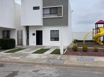 Casa · 3 Recámaras · 2 Estacionamientos · Casa en Fraccionamiento Paseo Aurea