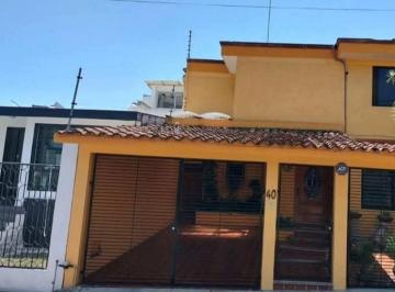Casa de 3 habitaciones, Xalapa · Residencia en Venta con Amplio Jardín Animas