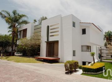Casa · 538m² · 4 Recámaras · 4 Estacionamientos · Casa en Venta en Valle Real