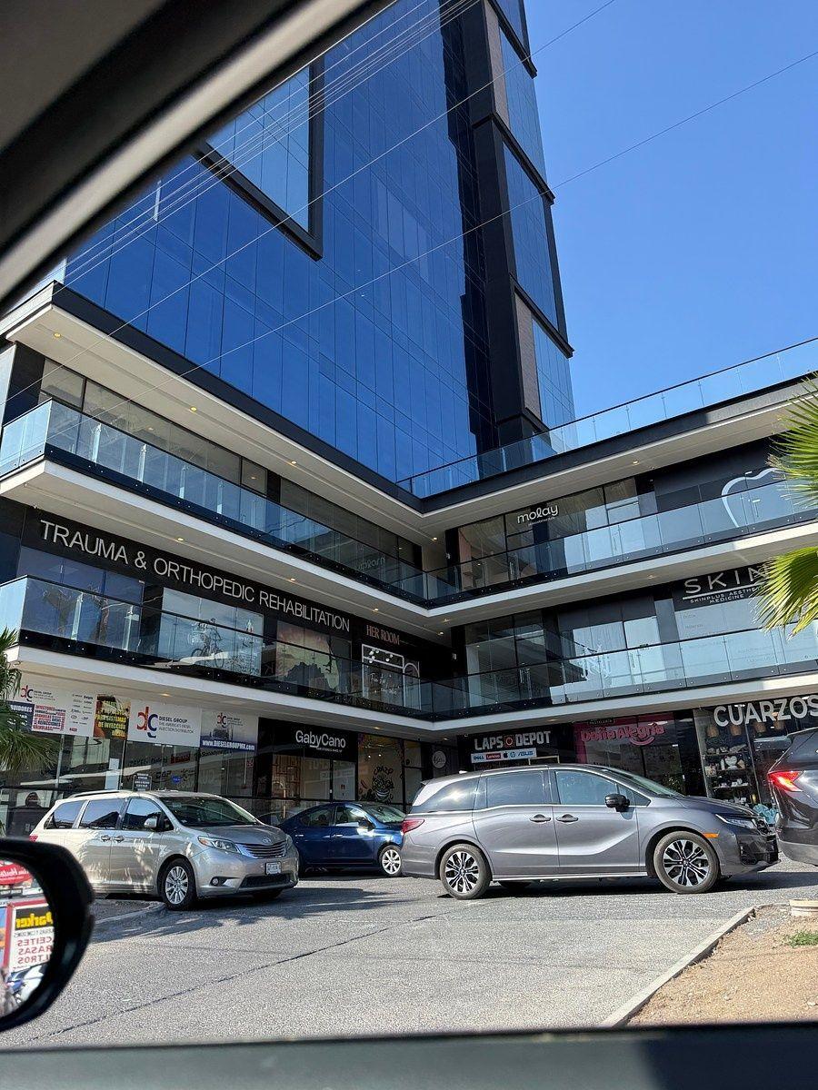 Office for Rent, Torre Vetro, Contry Neighborhood