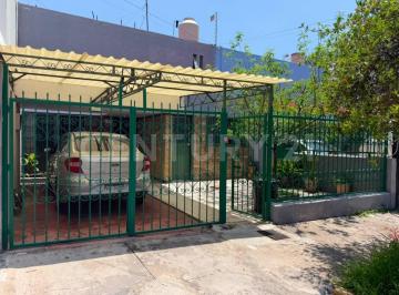 Casa · 192m² · 3 Recámaras · 1 Estacionamiento · Se Renta Casa en Lomas del Country