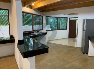 Casa · 90m² · 2 Recámaras · 2 Estacionamientos · Casa en Renta de 2 Habitaciones en "El Corralón" Avándaro | Cochera Privada