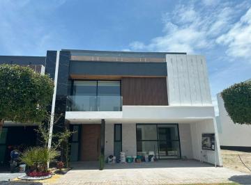 Casa en condominio de 5 habitaciones, San Andrés Cholula · Casa en Venta en Lomas de Angeloolis