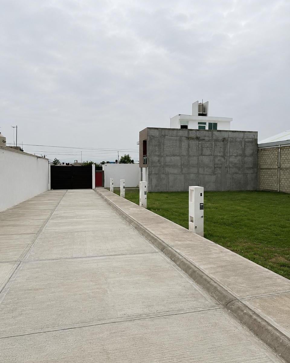 Terrenos en Venta en Mineral de La Reforma, Desde 126 m&sup2; con Servicios